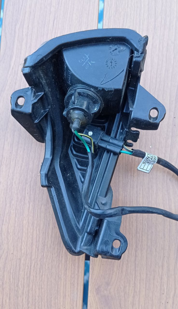 Clignotant droit er6 n