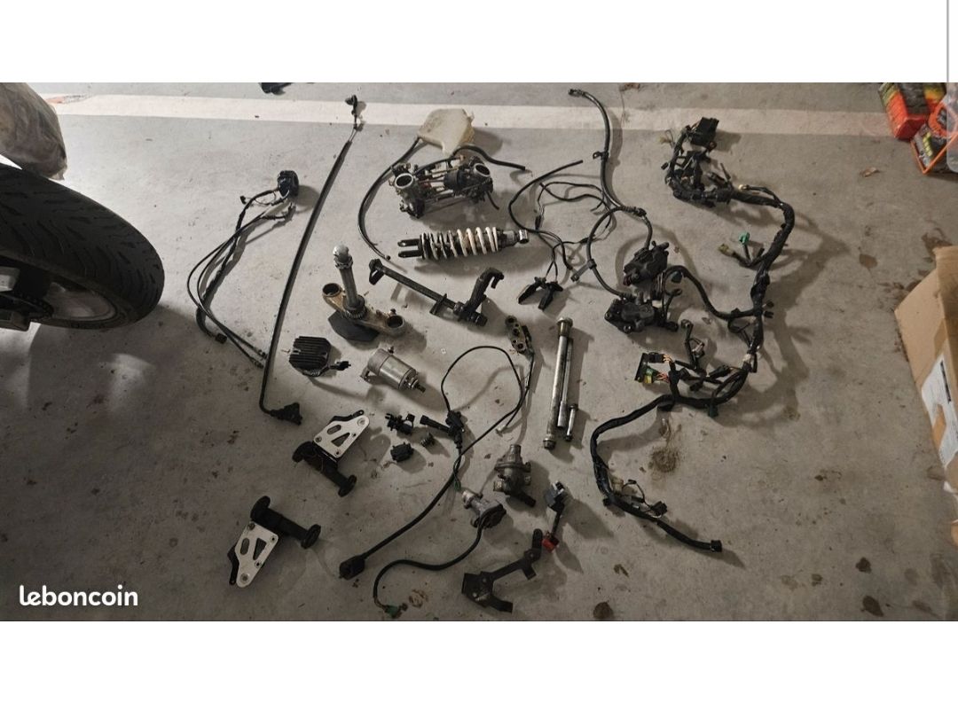 Pièces détachées sv650n 2005