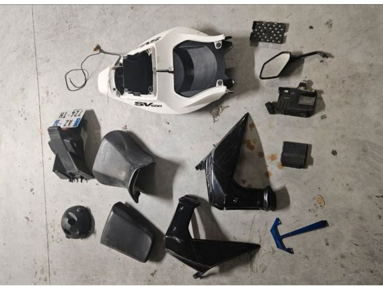 Pièces détachées sv650n 2005