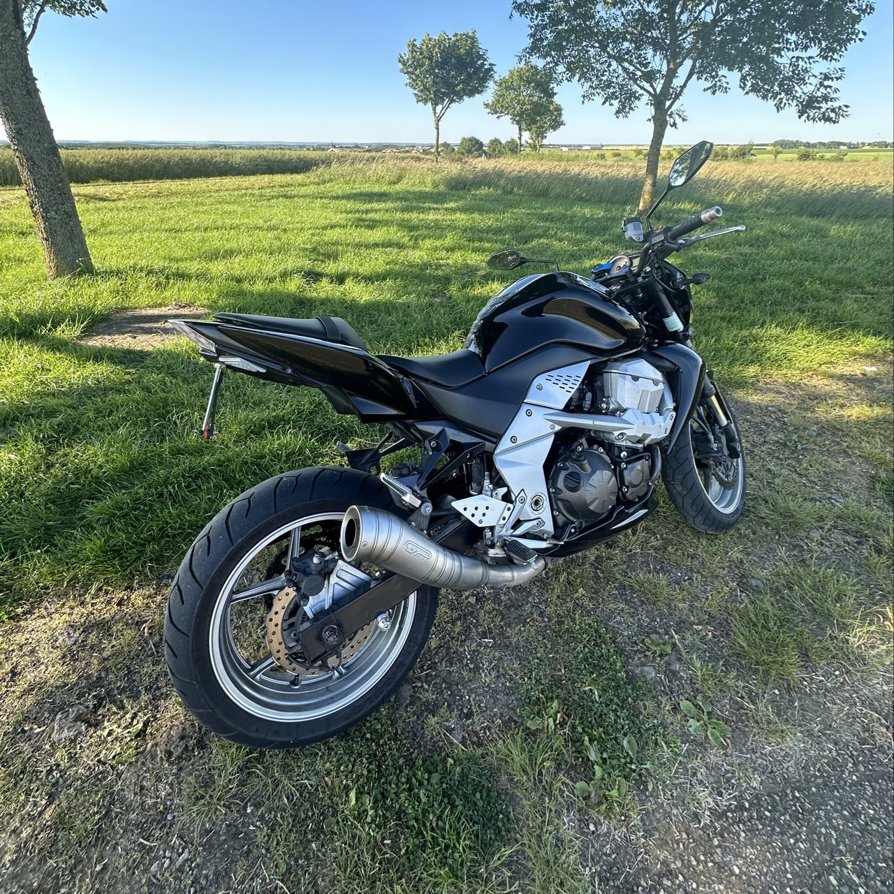 Z750