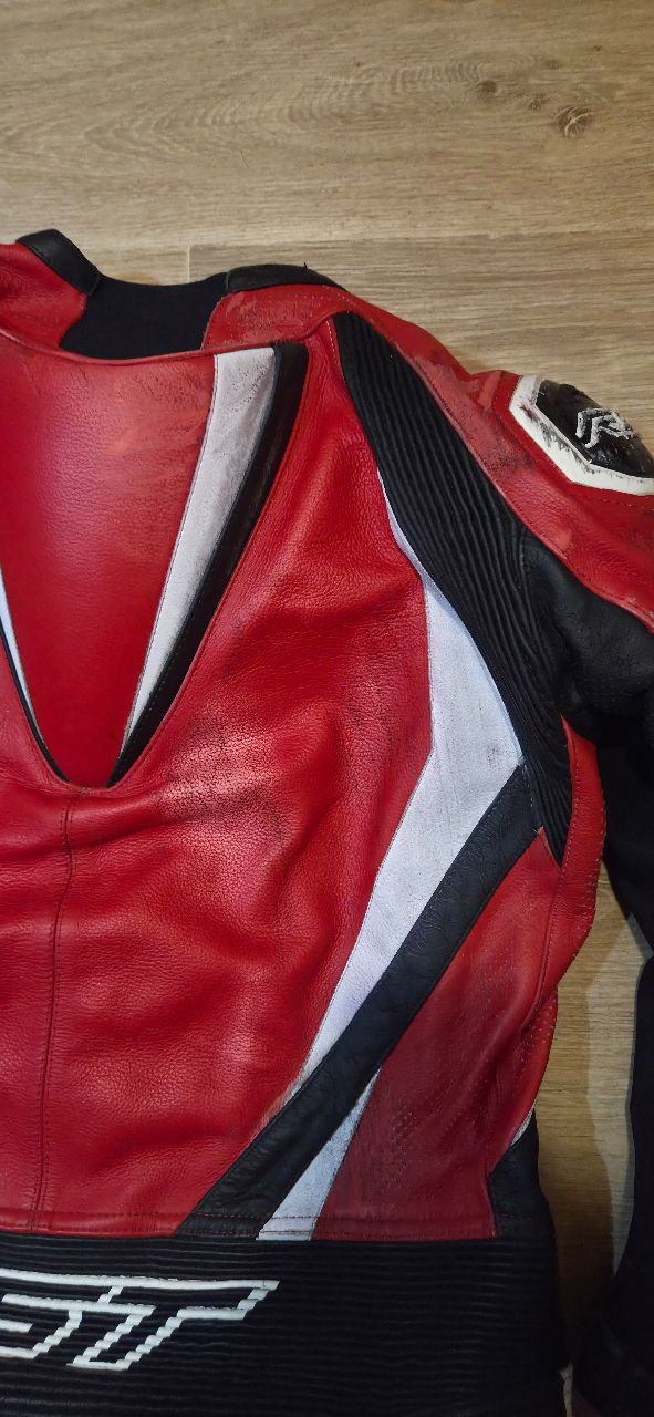 Combinaison rst rouge 