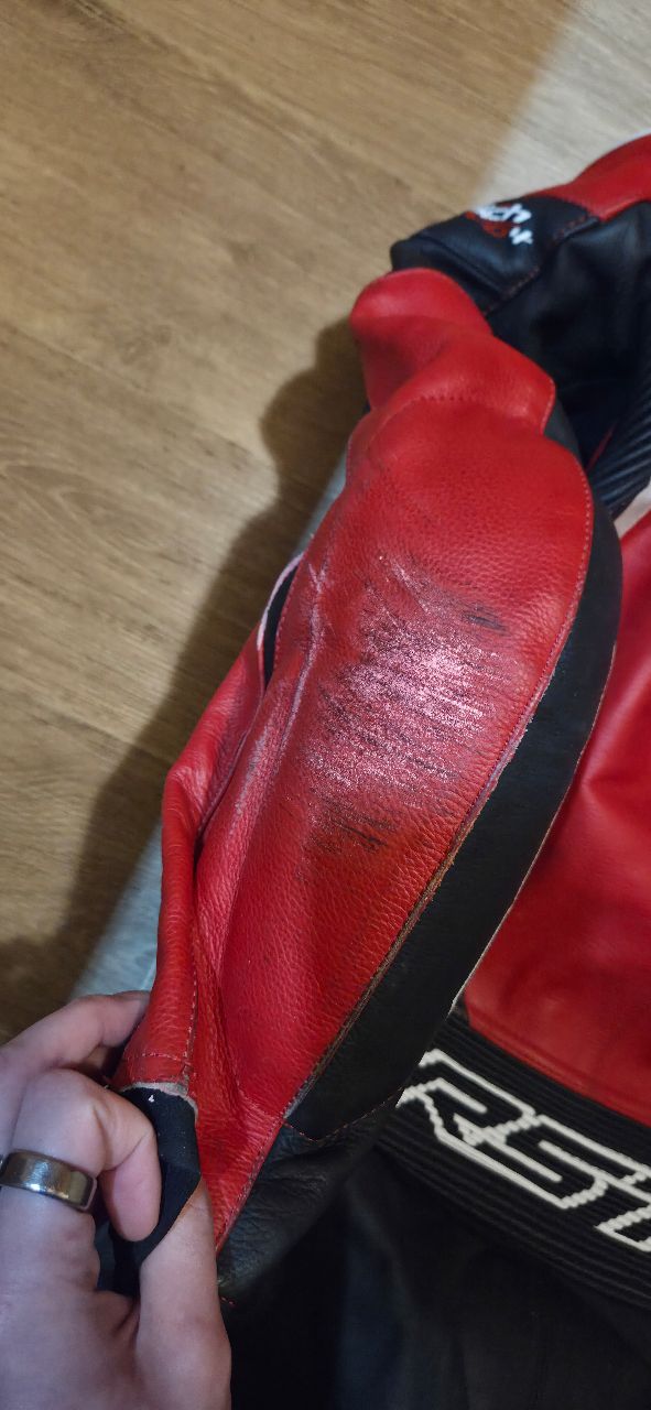 Combinaison rst rouge 