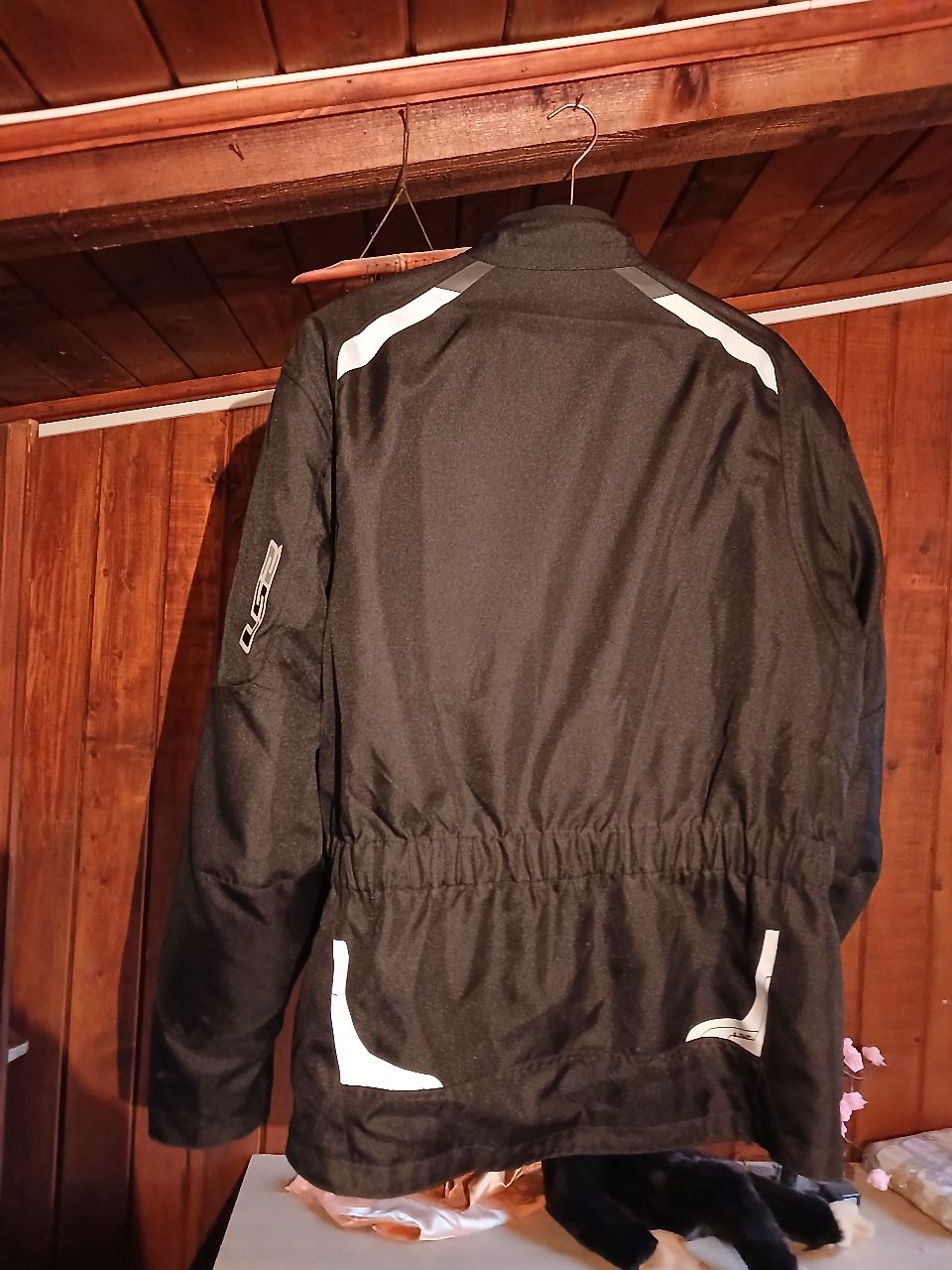 Blouson moto etat neuf  tres peu porte 70 EUROS