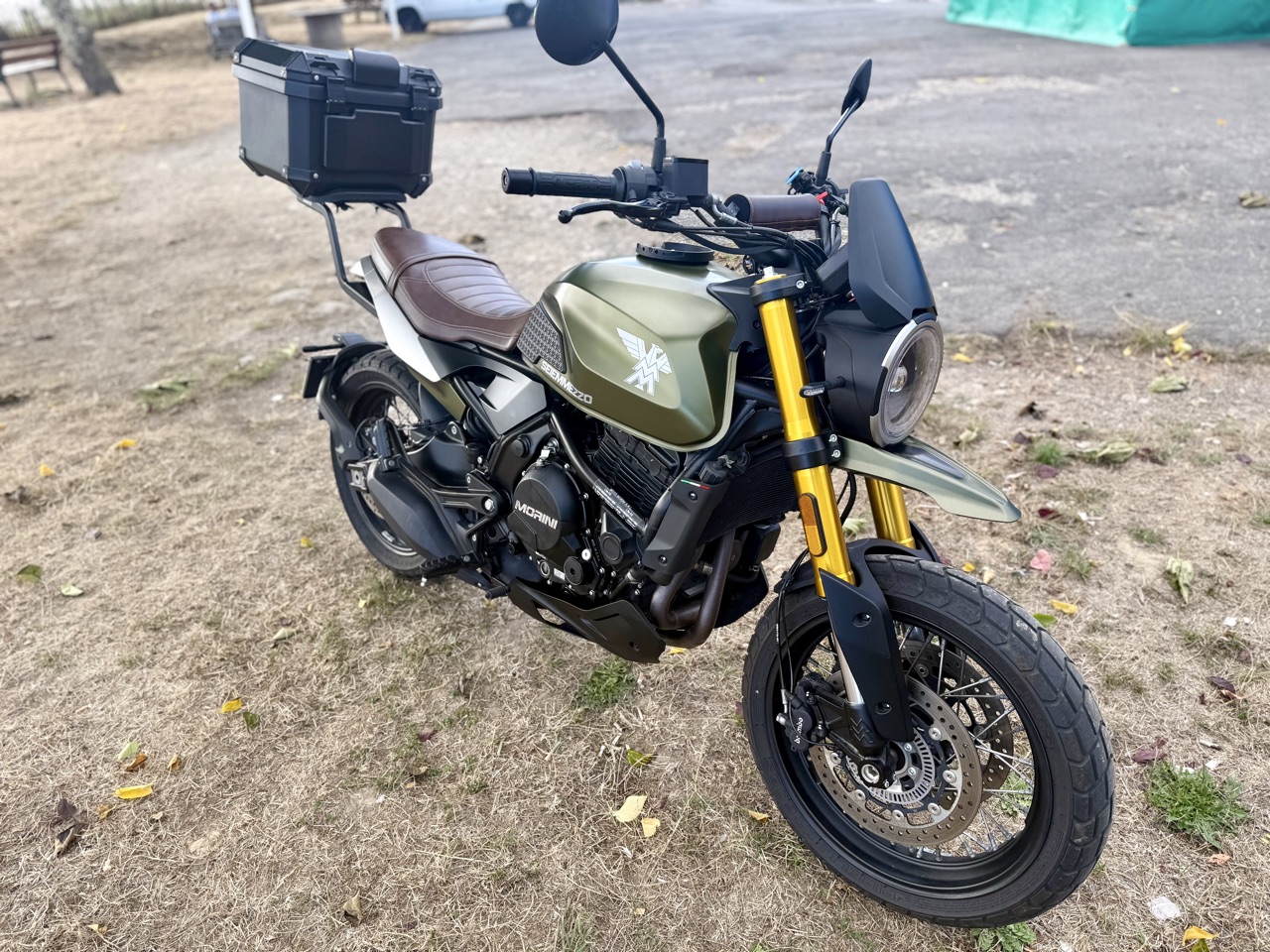 Moto Morini Seiemmezzo 650, modèle 2023, dans un m