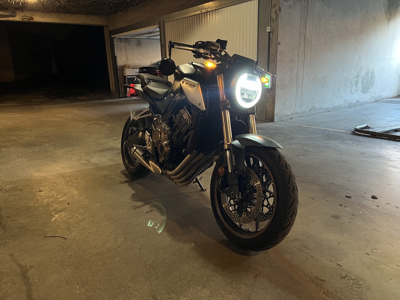Honda CB650R 2022 – 7 002 km – Entretien Honda