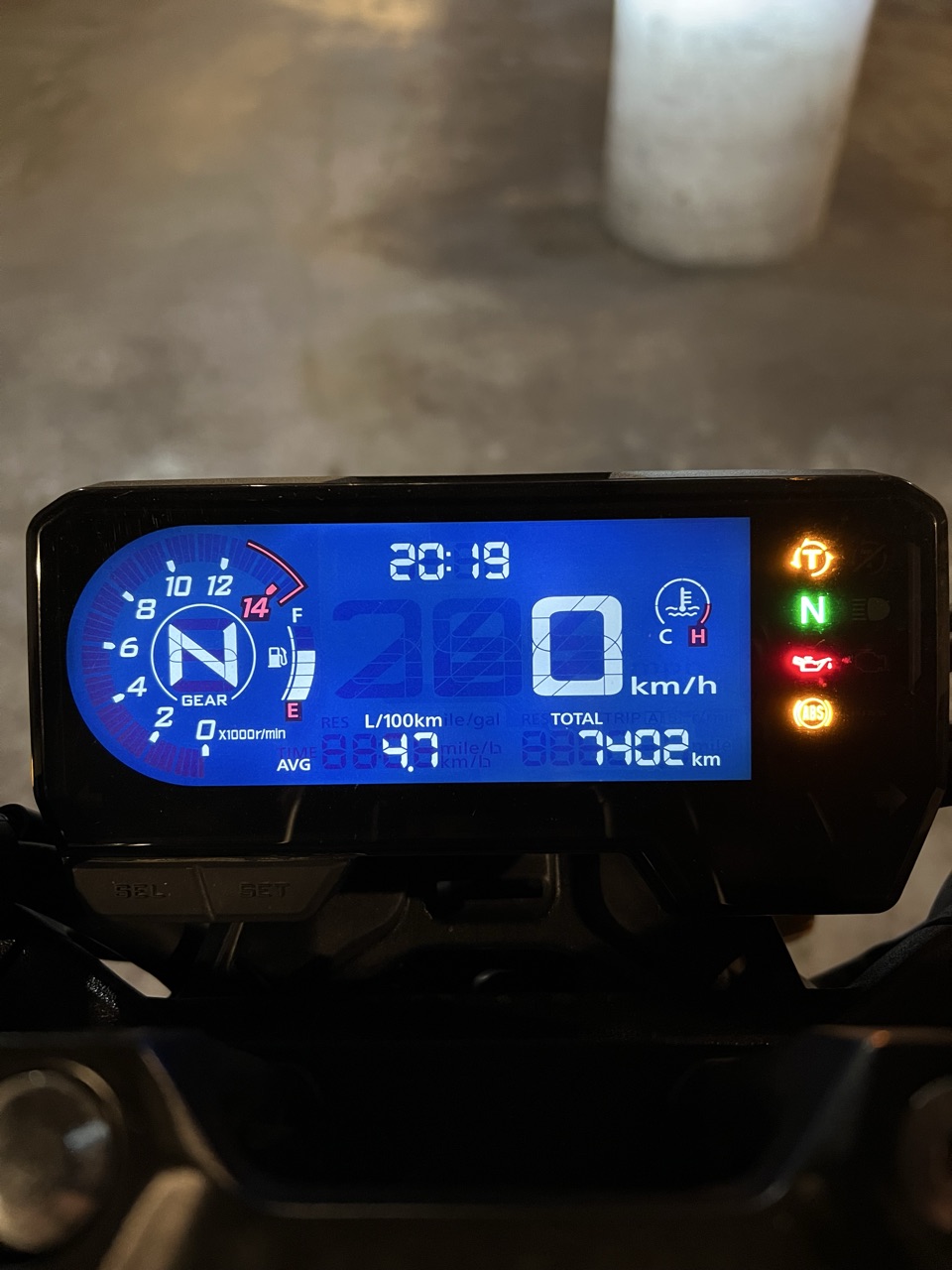 Honda CB650R 2022 – 7 002 km – Entretien Honda