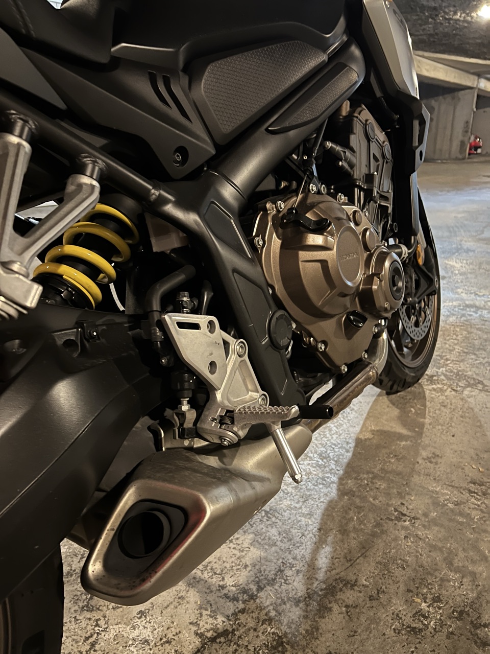 Honda CB650R 2022 – 7 002 km – Entretien Honda