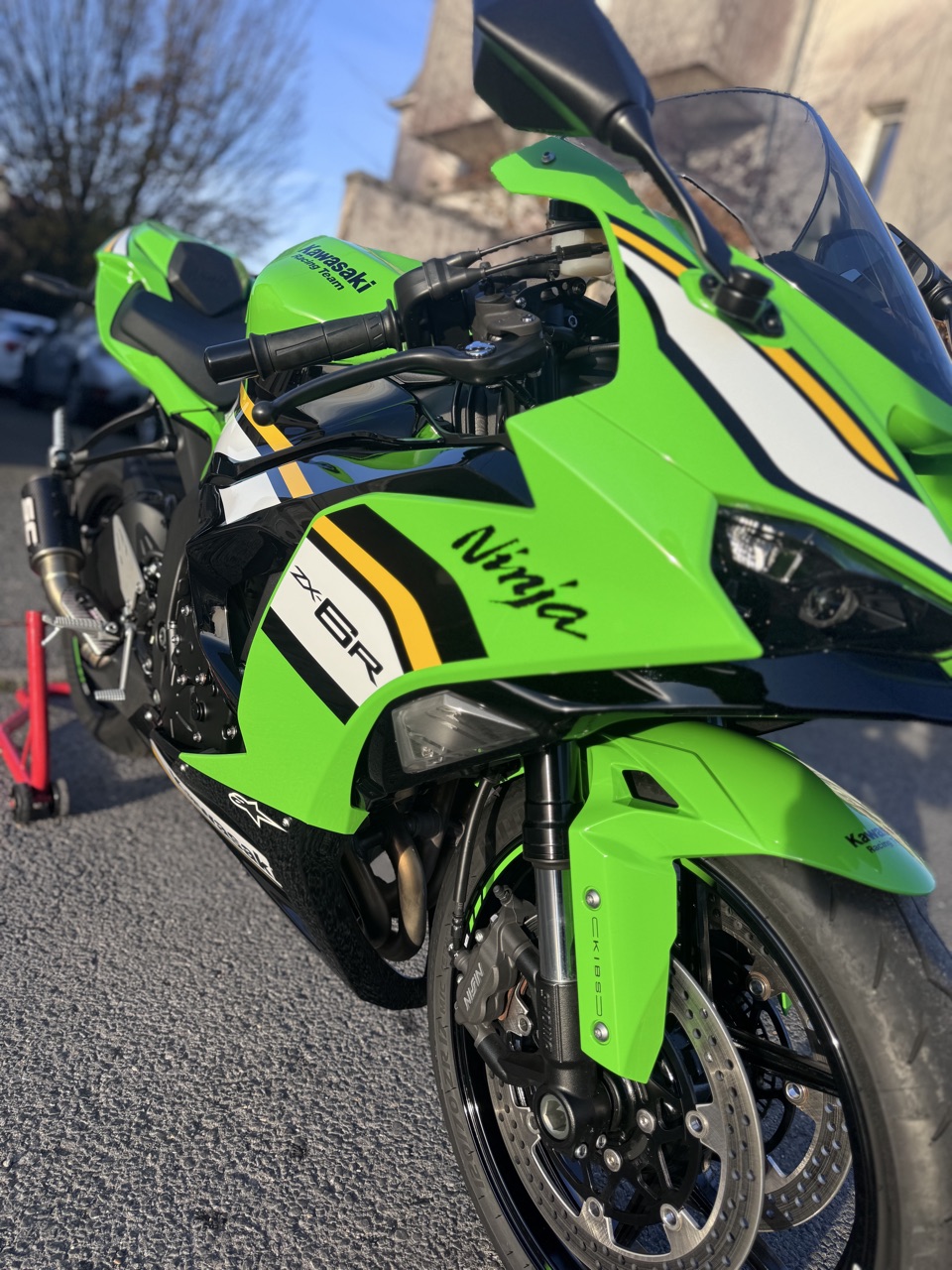 VEND/ECHANGE KAWASAKI ZX6R 2025 2400KMS ÉSUIPÉ !