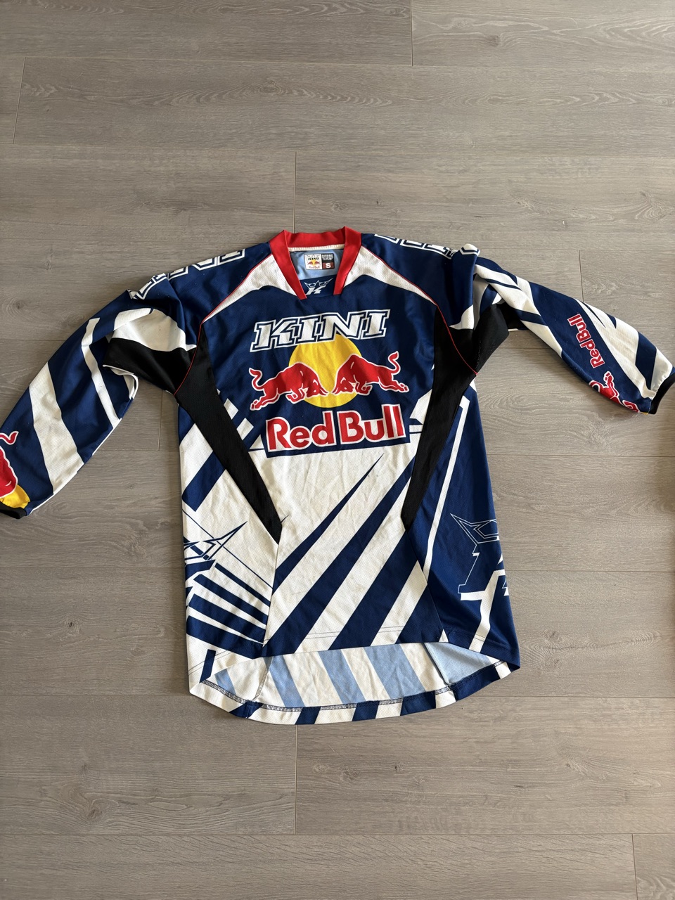 Tenue red bull 