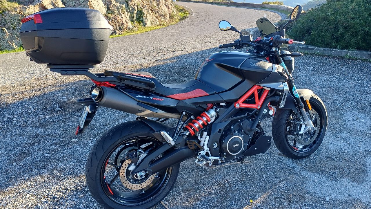 Aprilia Shiver 900