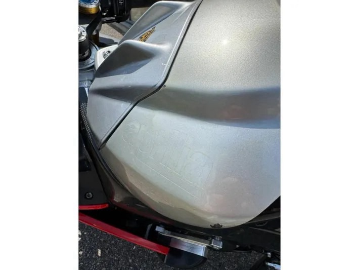 Aprilia RSV4 1000 RF FACTORY