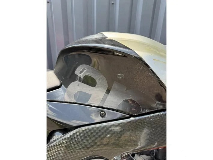 Aprilia RSV4 1000 RF FACTORY