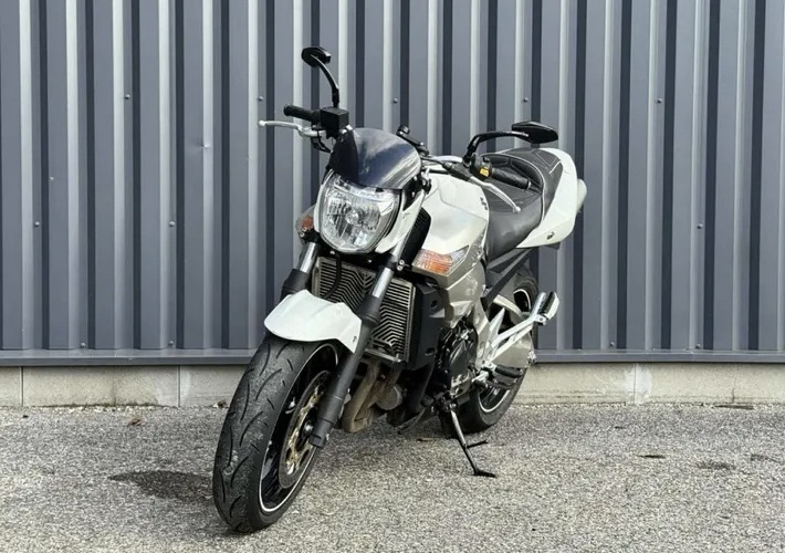 Suzuki GSR 600