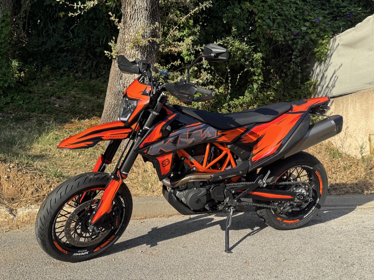 Ktm 690 smc r 2022 A 2 