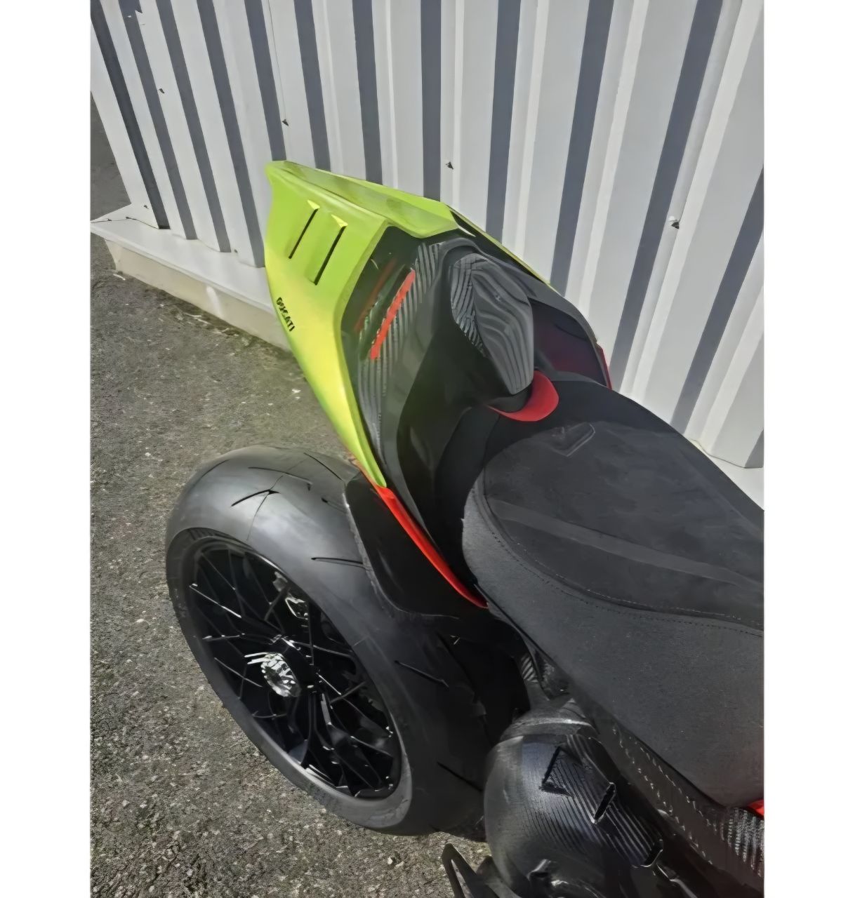 Ducati STREETFIGHTER V4 LAMBORGHINI N°349/630