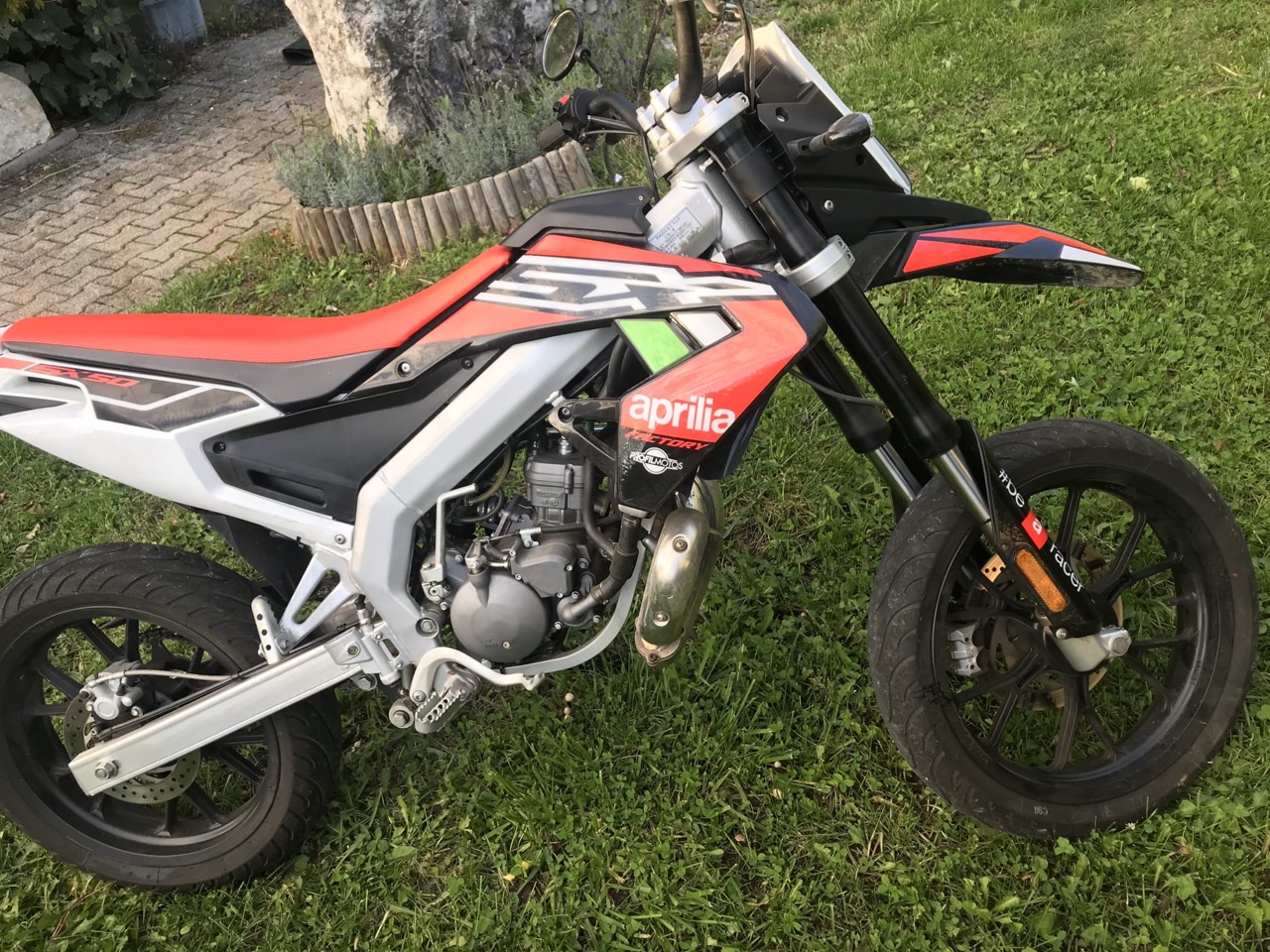 Aprilia 50 SX finition Factory,