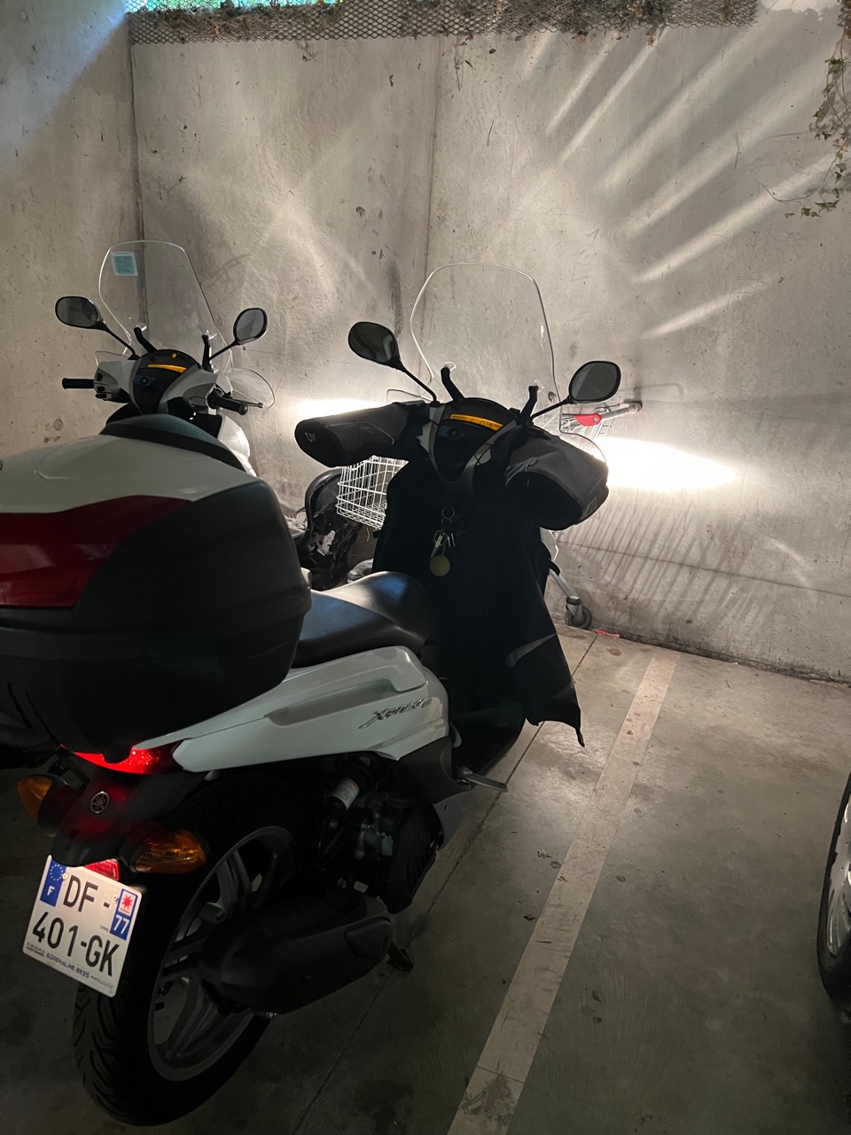 deux scooters fiables et économiques