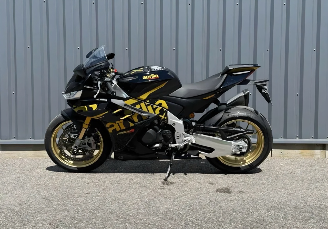 Aprilia RSV4 1100 FACTORY