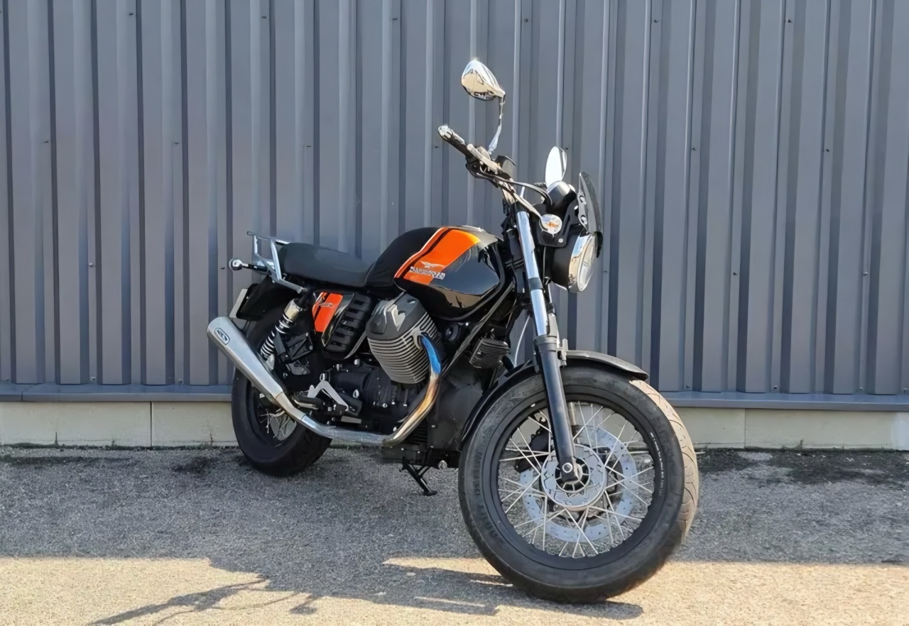 Moto Guzzi V7
