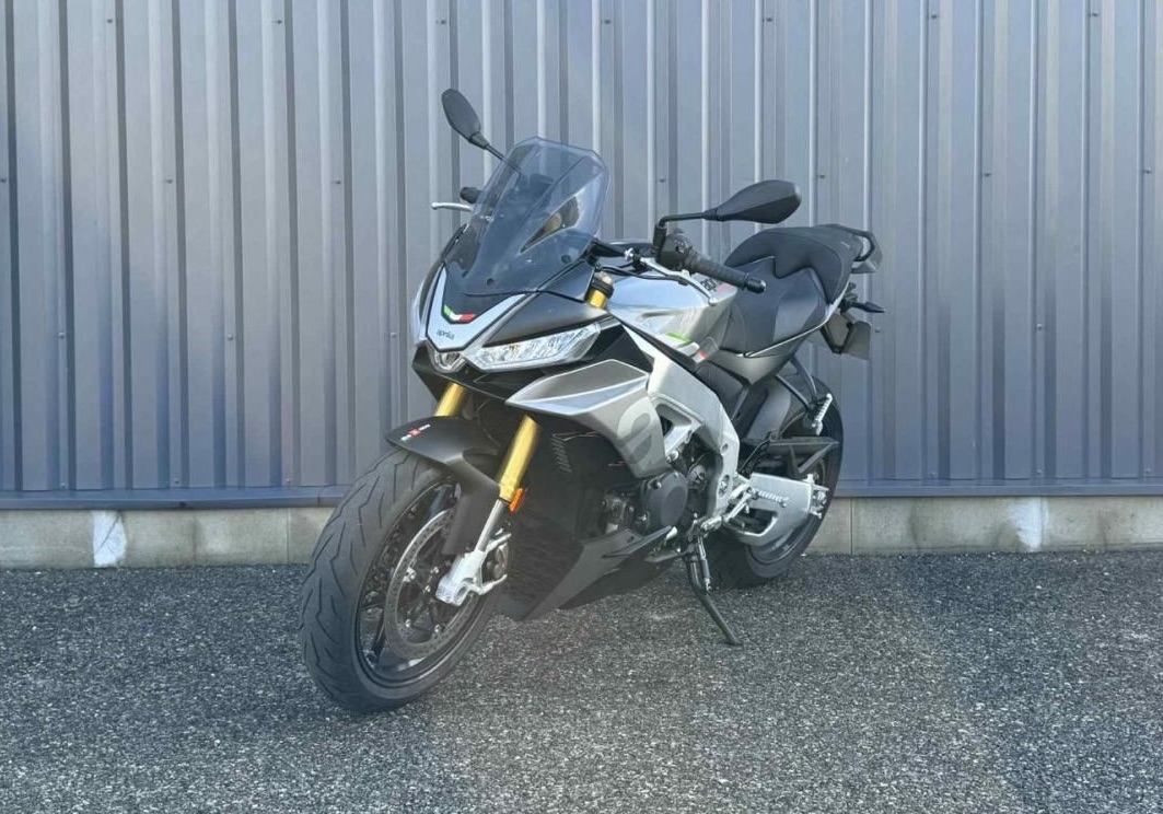 Aprilia Tuono V4