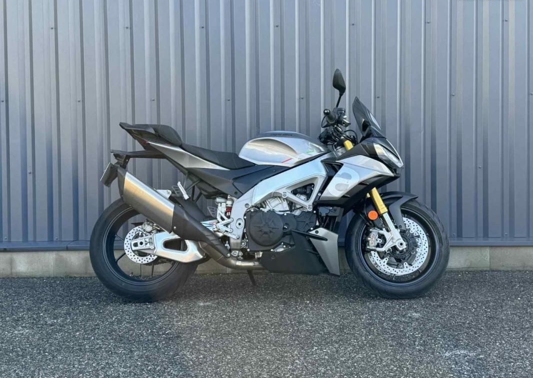Aprilia Tuono V4