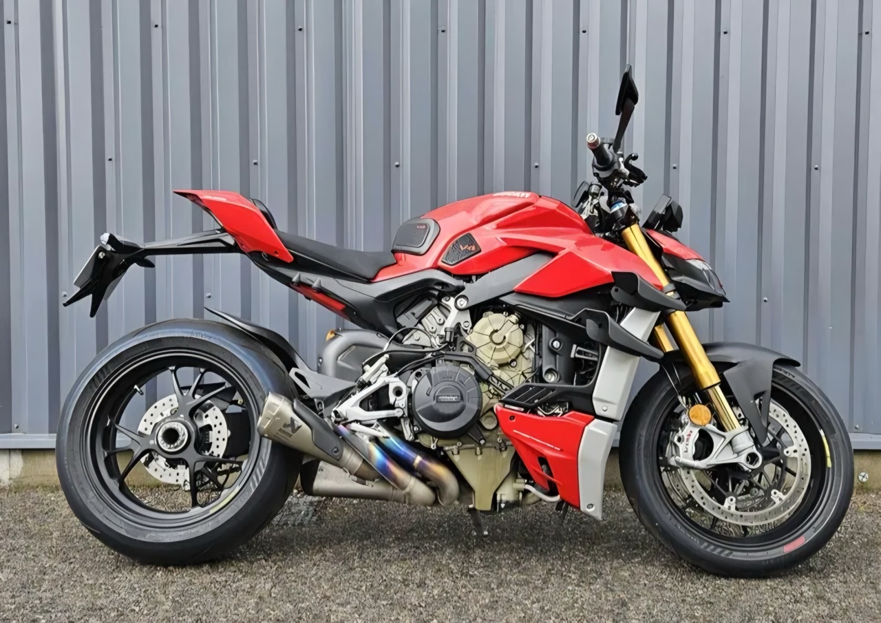Ducati Streetfighter V4 S