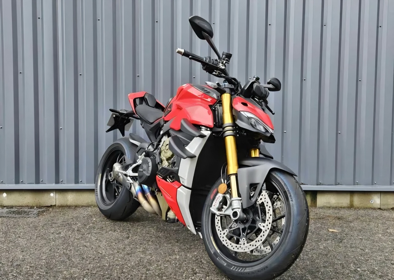 Ducati Streetfighter V4 S