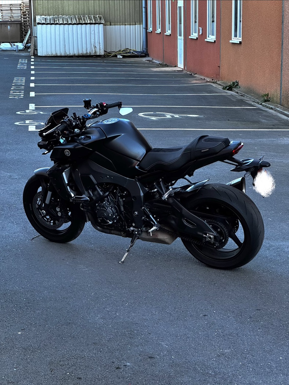 MT 10 / 2024 / Full Black / Comme neuve 