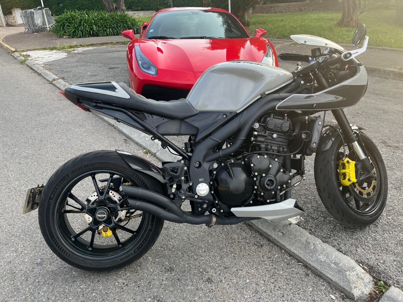 Speed triple 1050 café racer carbone 