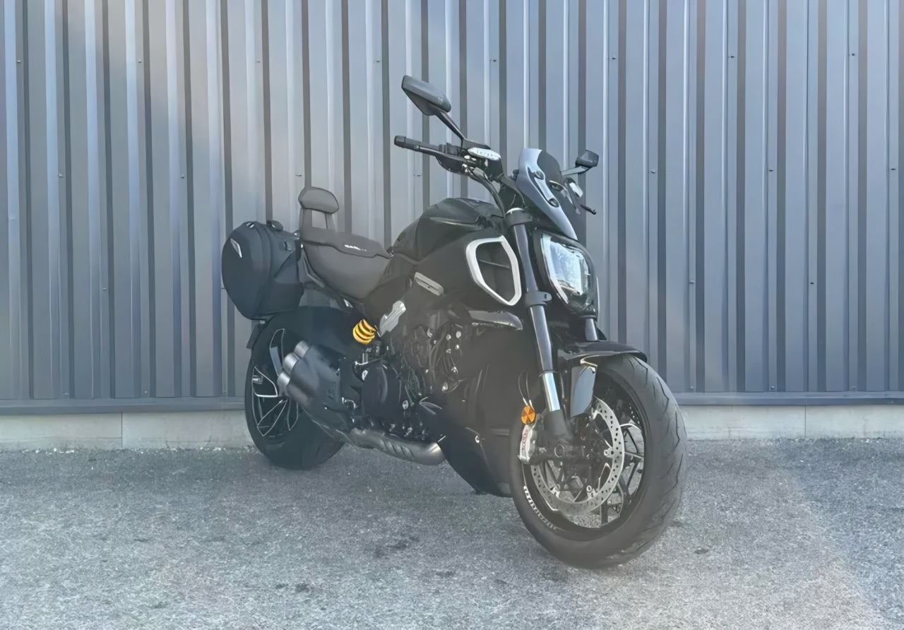 Ducati Diavel V4