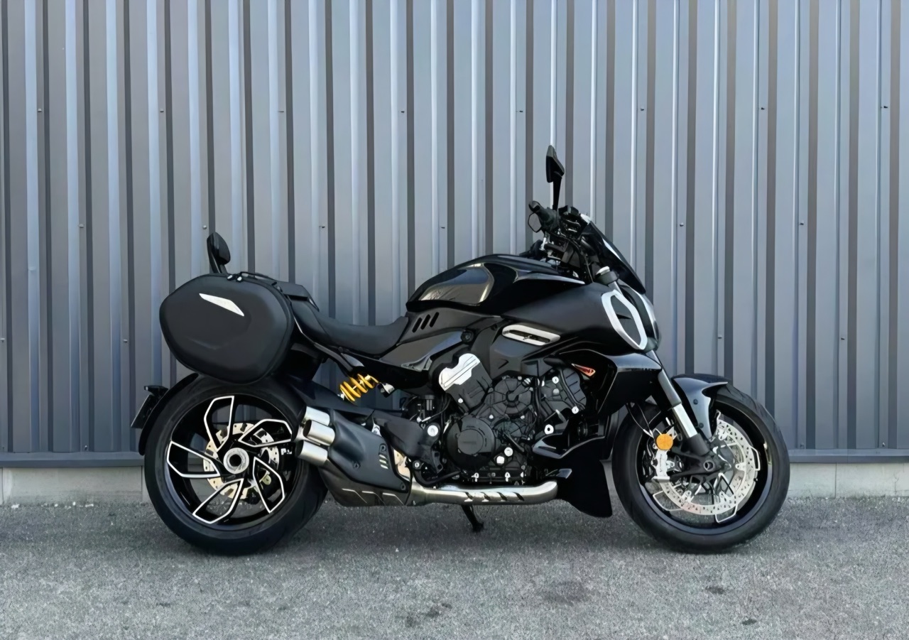 Ducati Diavel V4