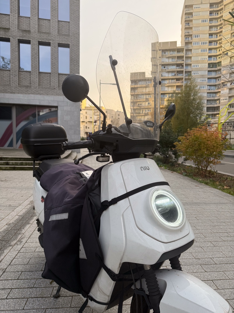 Scooter NIU MQi GT - 70km/h 