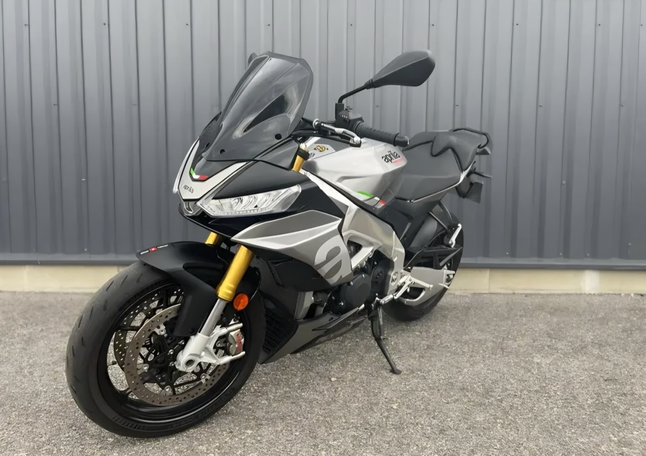 Aprilia Tuono V4