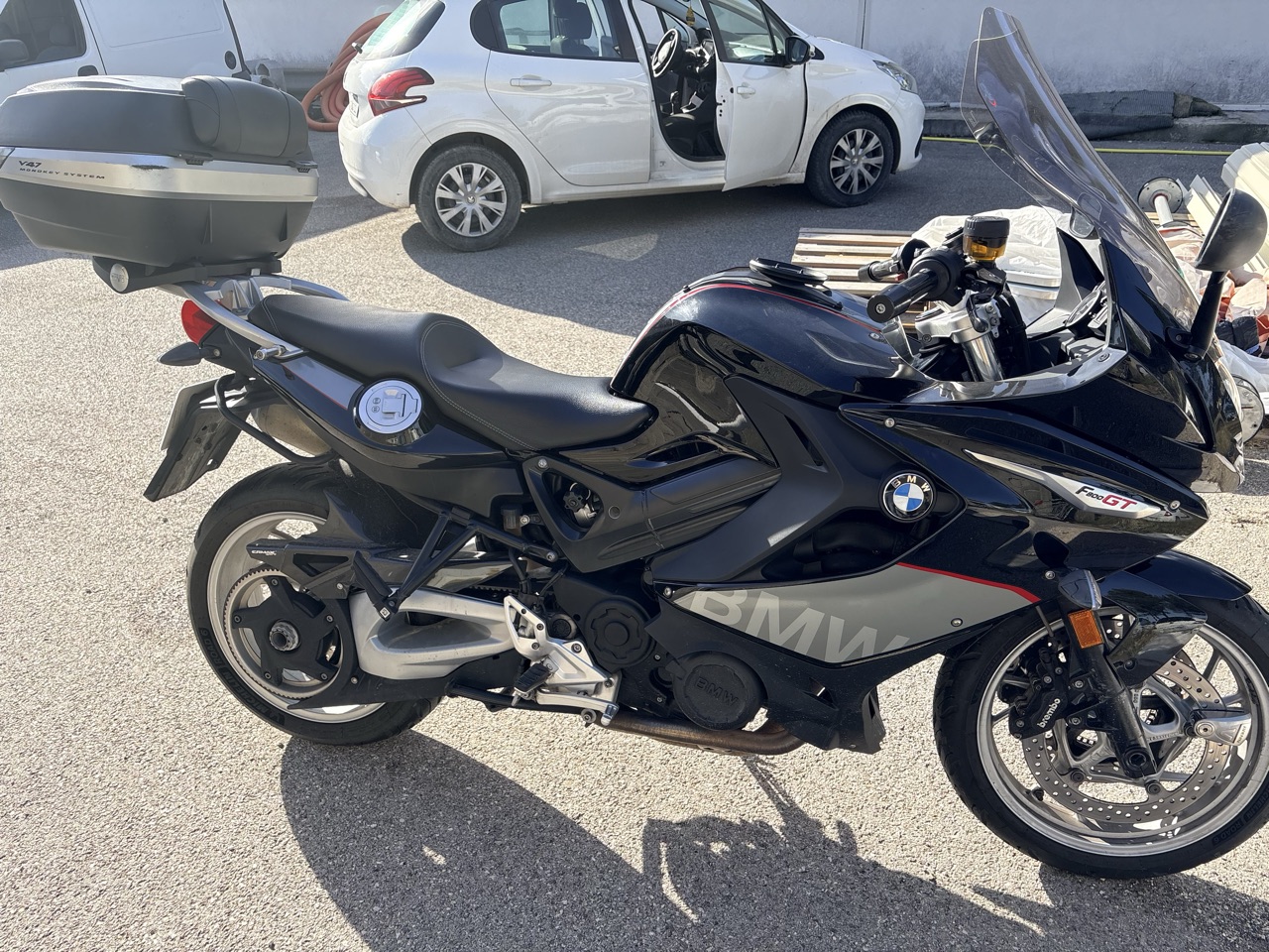 BMW F800GT