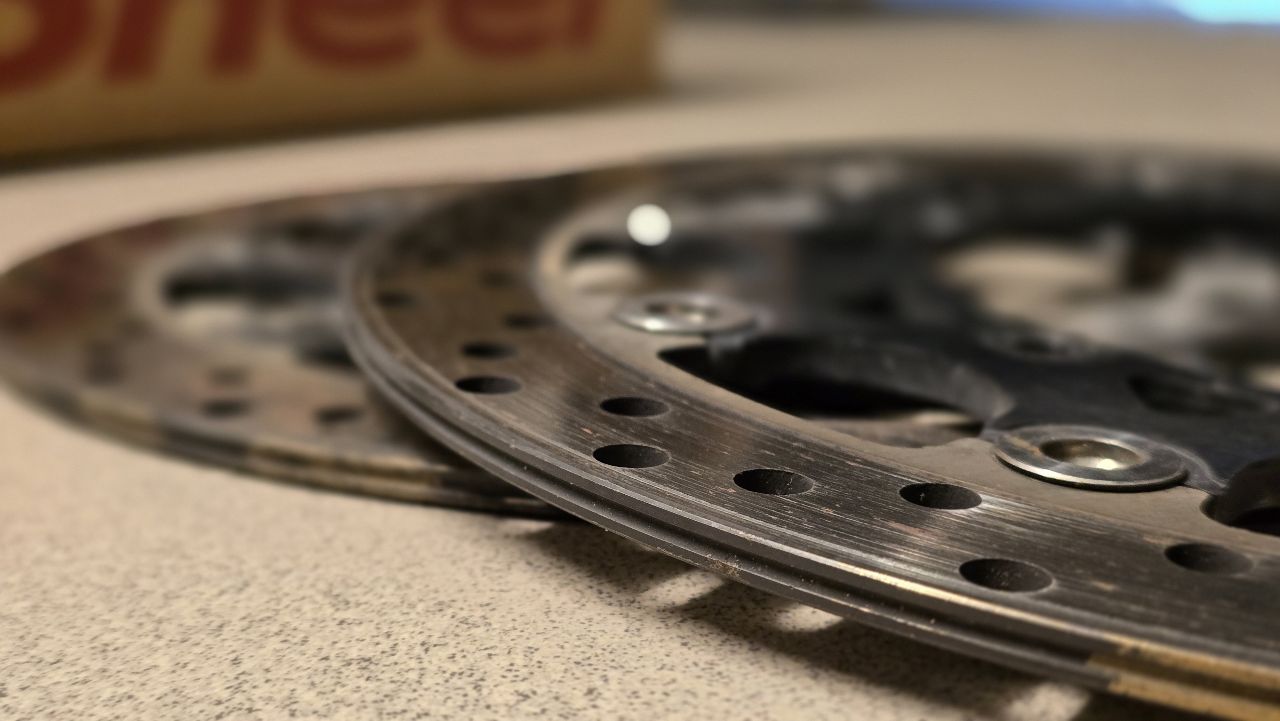 Disques de freins R1 