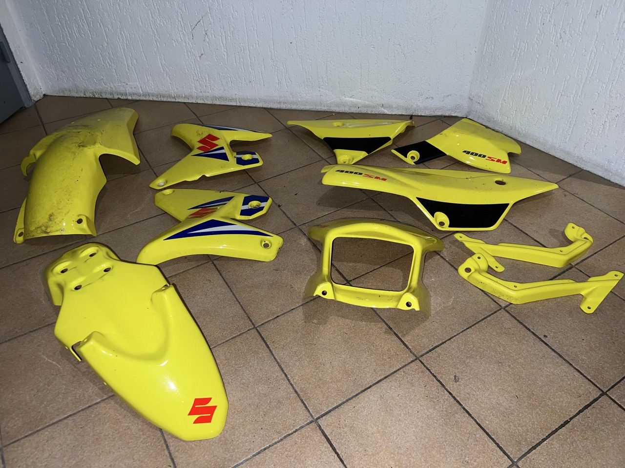 Kit plastiques carénages SUZUKI 400 DRZ