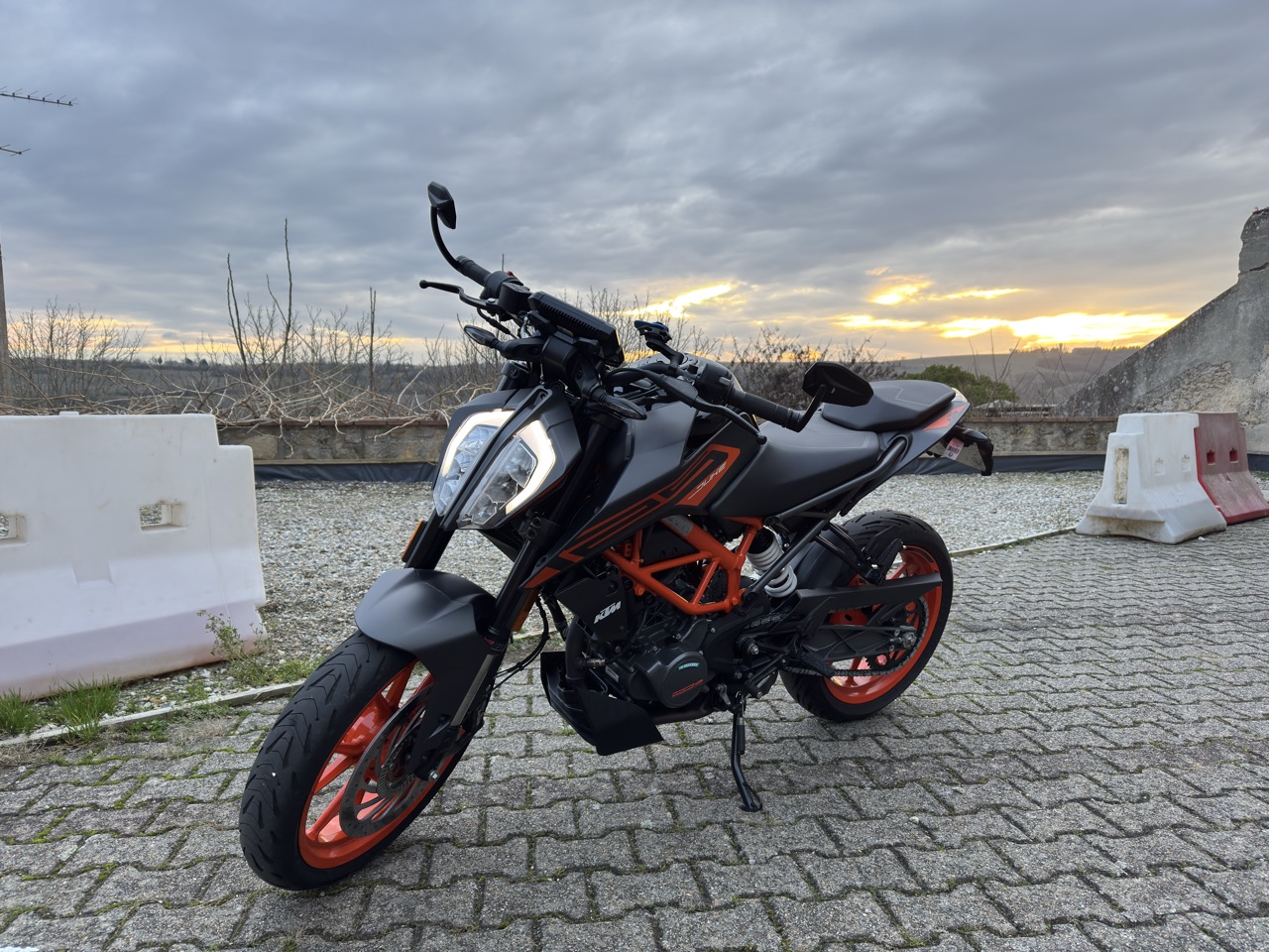 KTM duke 125 2023