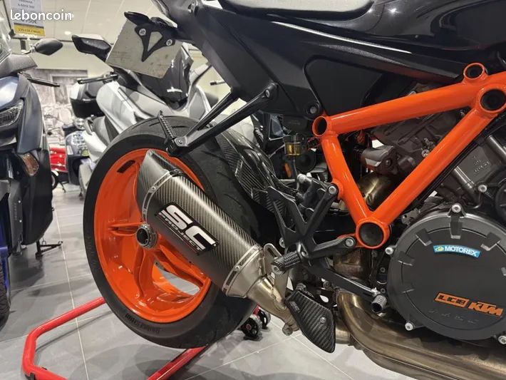A vendre superbe KTM 1290