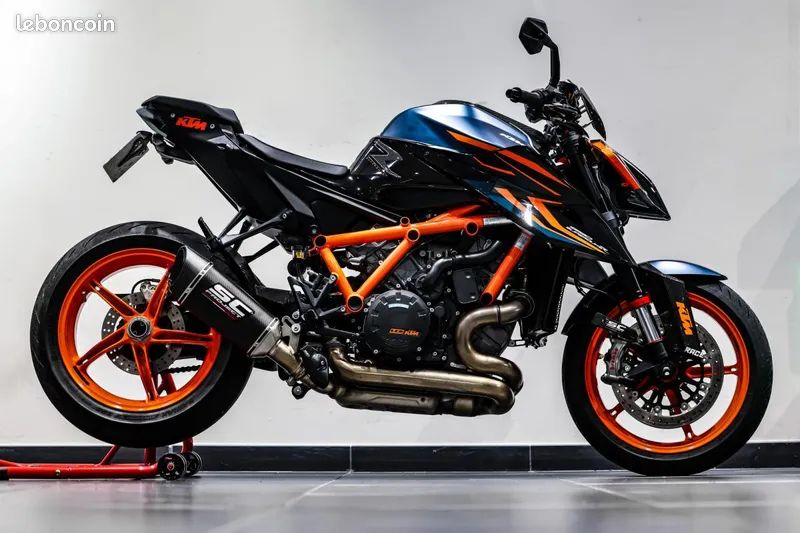A vendre superbe KTM 1290