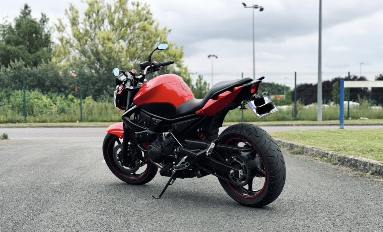 YAMAHA XJ6