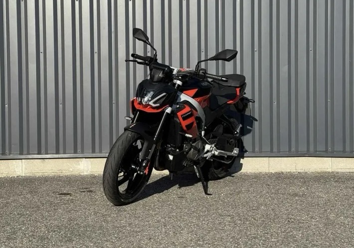 Aprilia Tuono 457