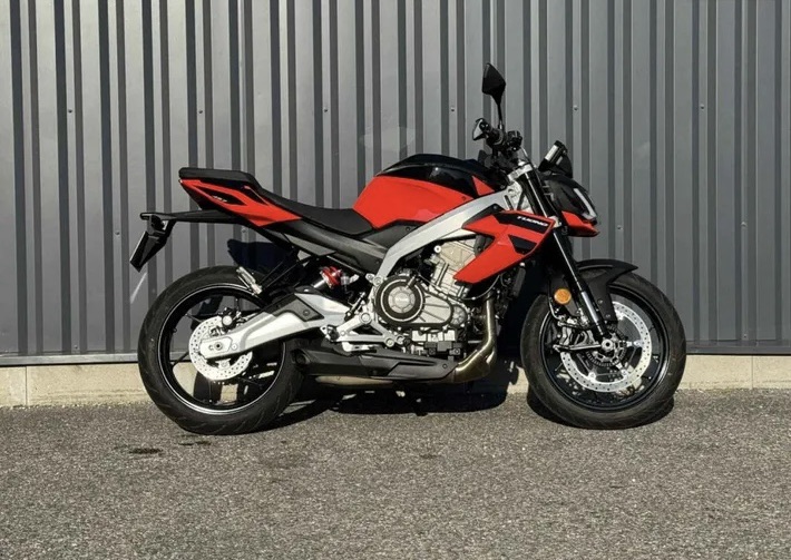 Aprilia Tuono 457