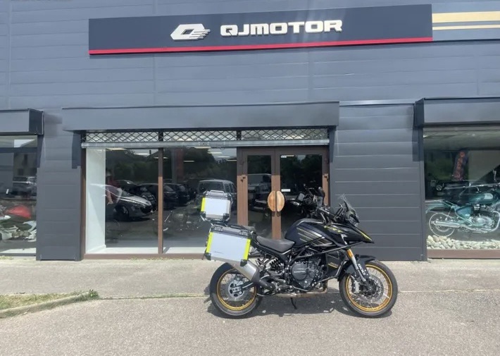 QJ Motor SRT 900 SX Touring