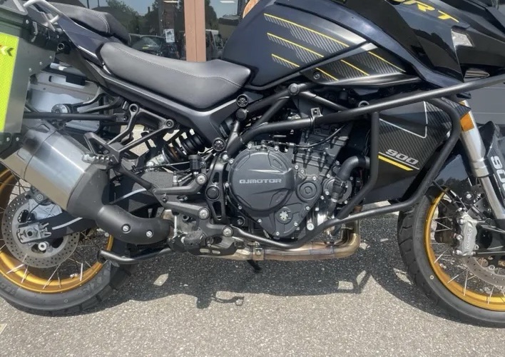 QJ Motor SRT 900 SX Touring