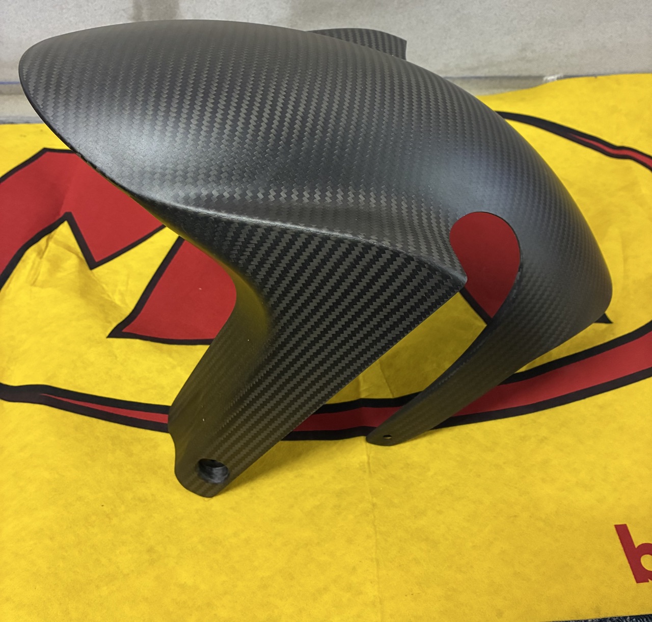 Garde boue avant rsv4 factory 