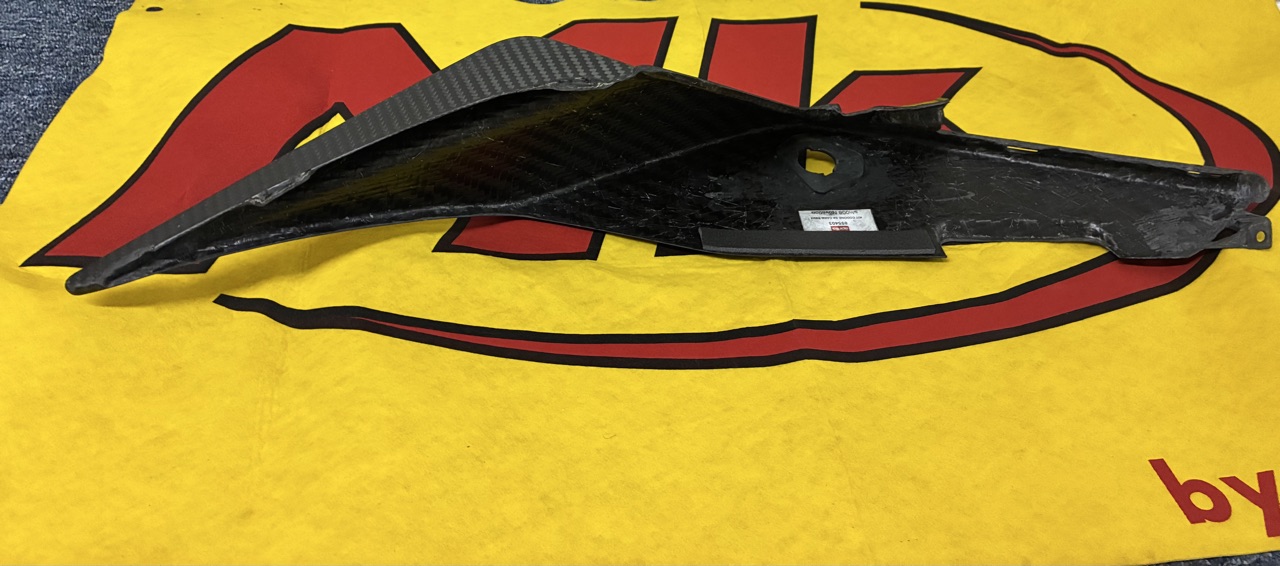 Queue de carénage côté gauche rsv4