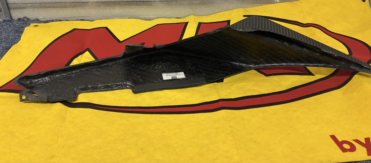 Queue de carénage côté droit rsv4