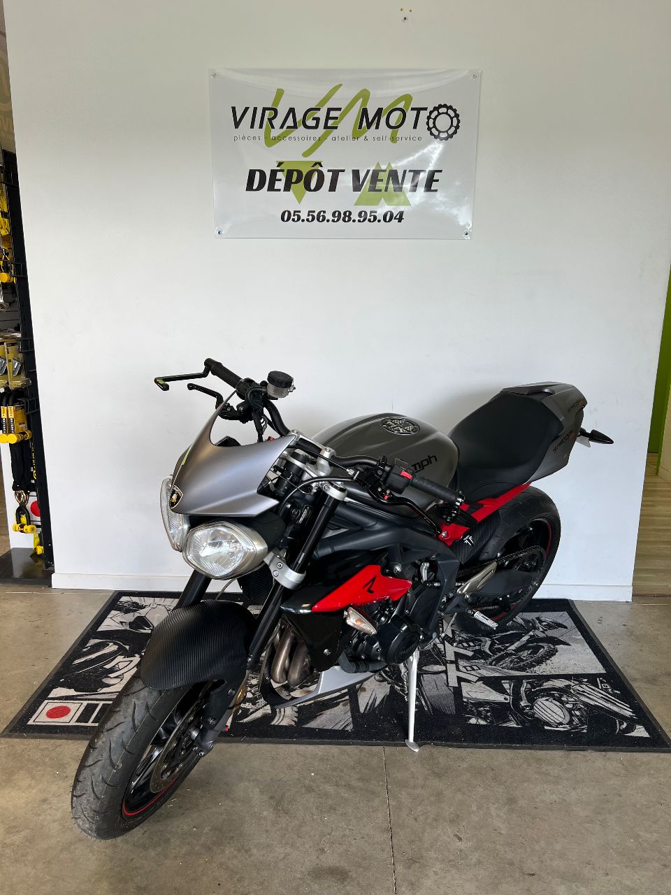Triumph street triple r 675