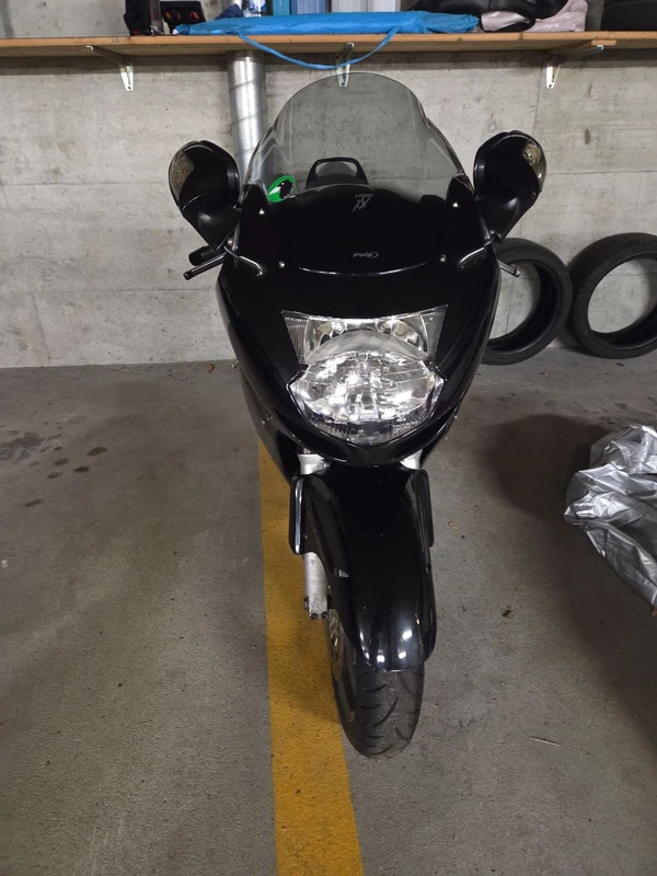 A vendre moto honda cbr xx 1100 de 2000 