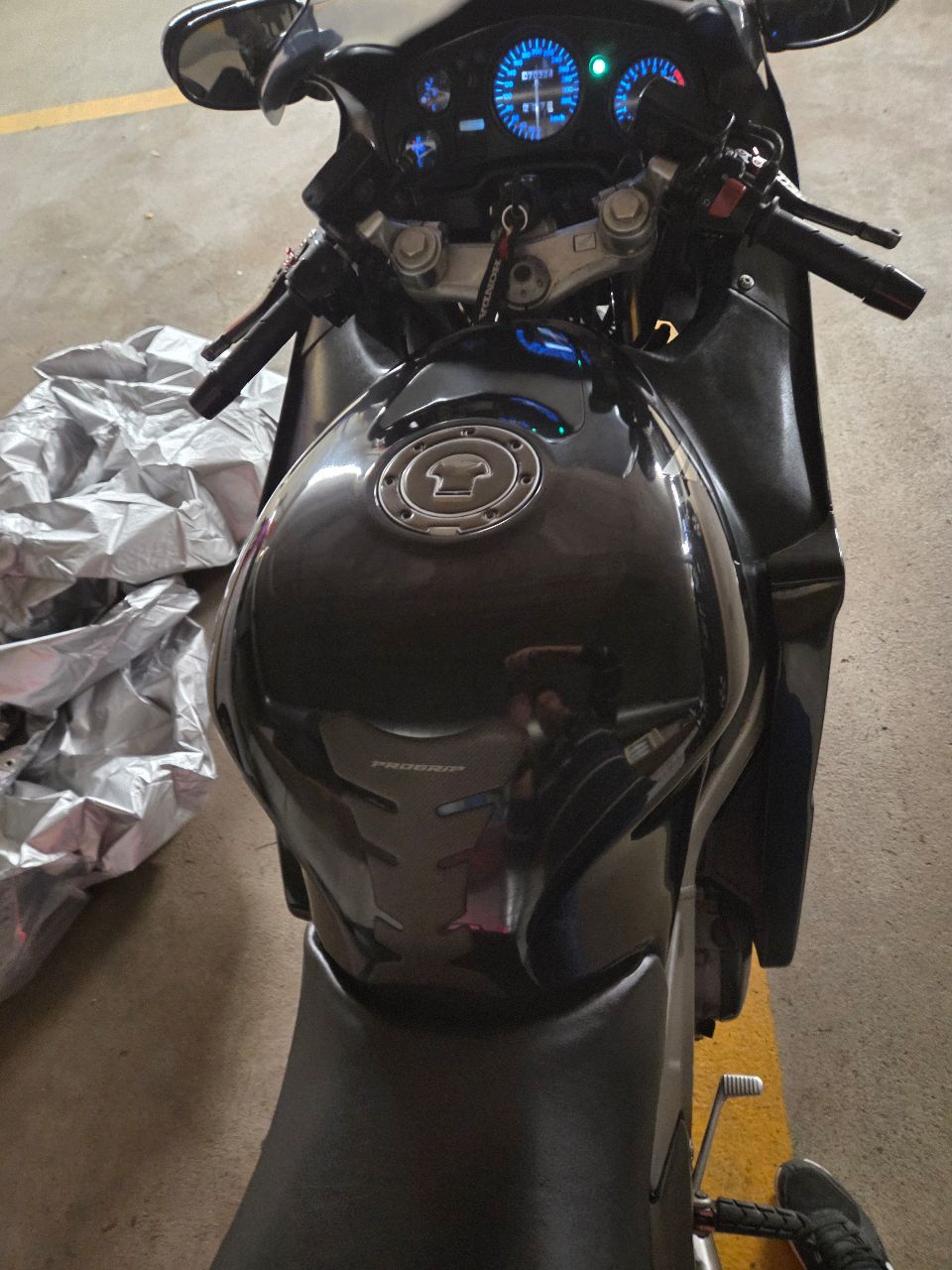 A vendre moto honda cbr xx 1100 de 2000 